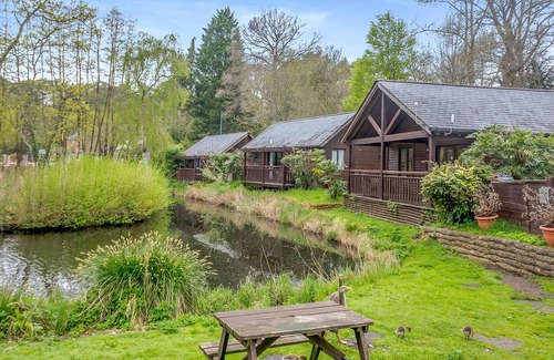 Tilford Ski Chalet | 3 bedroom accommodation in Tilford, Farnham