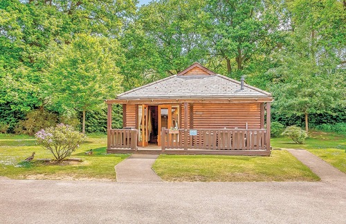 Tilford Ski Chalet | 3 bedroom accommodation in Tilford, Farnham
