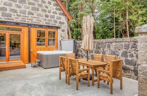 Huntly Cottage | 3 bedroom accommodation in Huntly