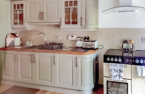 Perth Cottage | 3 bedroom accommodation in Perth