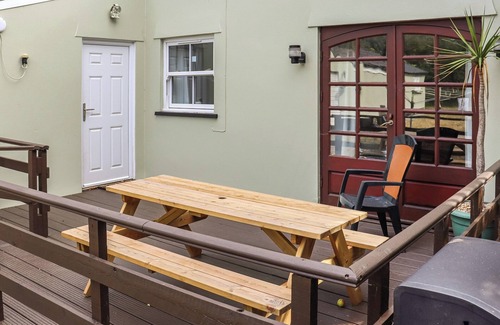 Angle Cottage | 3 bedroom accommodation in Angle