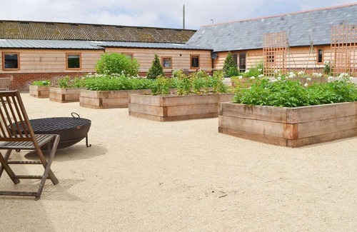 New Forest District Cottage | 3 bedroom accommodation in Midgham, near Fordingbridge
