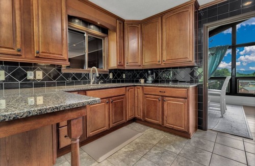 Marion Condo | 3 bedroom accommodation in Marion