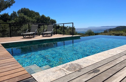 Cap Benat House | 3-bedroom air-conditioned villa with pool and sea view in the Gaou Benat estate