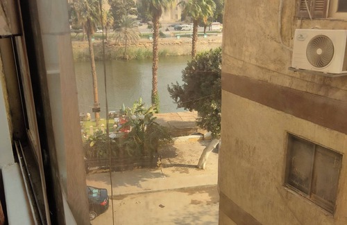 Old Cairo Apartment | 3-bedroom apartment in fabulous Cairo Governorate with AC, WiFi