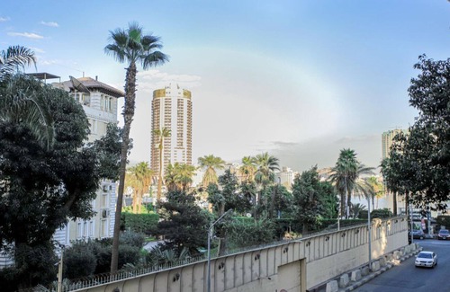 Al Duqqi Apartment | 3-bedroom apartment in lovely Giza Governorate with AC, WiFi and nile view