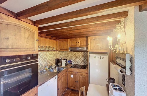 Les Lecques Apartment | 3-bedroom apartment with garden, direct beach access