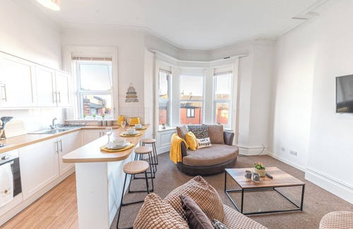 Barrow-in-Furness Apartment | 3-bedroom apartment in marvelous Barrow-in-Furness with WiFi, AC