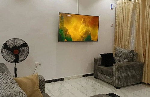 Port Harcourt Apartment | 3 bedroom apartment in a friendly neighborhood 4 mins from Yakubu Gowon stadium.