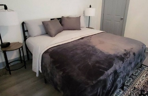 White Springs Apartment | 3 Bedroom Apartment - King Size Beds, Kitchen, Laundry -Suwannee River Valley #2