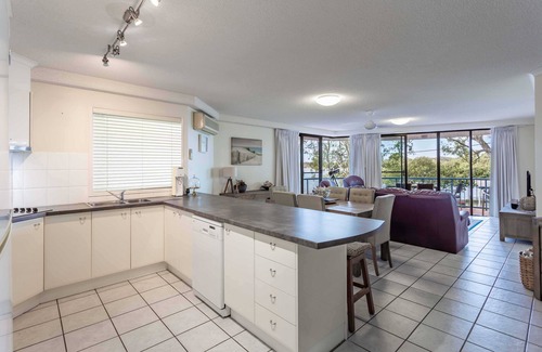 Maroochydore Apartment | 3 Bedroom Apartment right on Maroochydore River