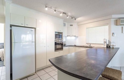 Maroochydore Apartment | 3 Bedroom Apartment right on Maroochydore River