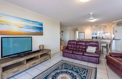 Maroochydore Apartment | 3 Bedroom Apartment right on Maroochydore River
