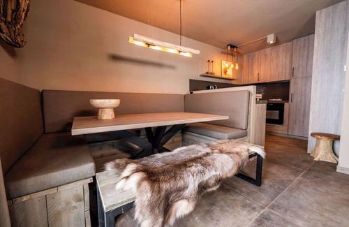 Berwang Apartment | 3-bedroom apartment Frauenschuh 2-10 pers (110m2), terrace & view of the slopes