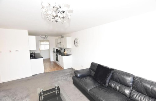 Airdrie Apartment | 3 Bedroom Apartment in a Quiet Location