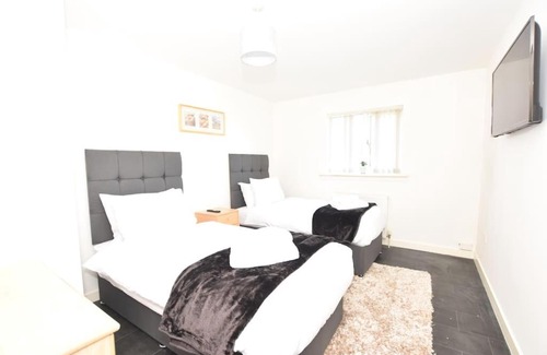 Airdrie Apartment | 3 Bedroom Apartment in a Quiet Location