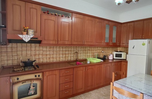 Berat Apartment | 3-bedroom apartment in charming Berat with AC, WiFi. Enjoy your stay