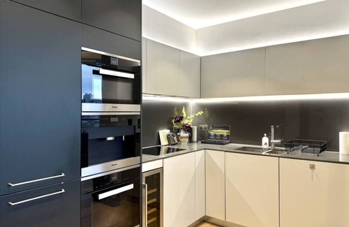 Riverside Apartment | 3-bedroom apartment in fantastic London with direct Tower Bridge view