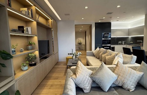 Riverside Apartment | 3-bedroom apartment in fantastic London with direct Tower Bridge view