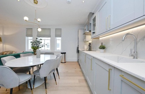 Courtfield Apartment | 3 bedroom apartment in the heart of Kensington