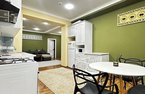 Tashkent Apartment | 3-bedroom apartment in enchanting Tashkent with AC
