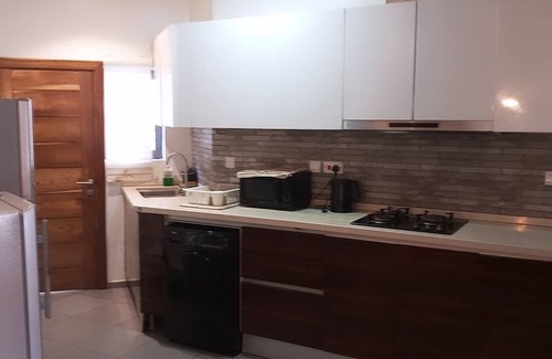 Ofin Apartment | 3-bedroom apartment in V/I with Personal Attendant, NETFLIX AC, Wi-Fi, DSTV