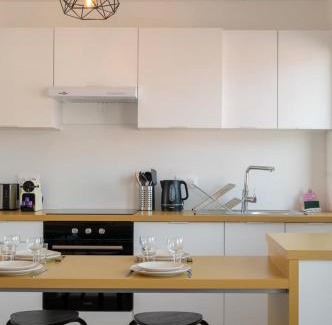 Faubourg de Bethune Apartment | 3 bedroom apartment near CHU and city center