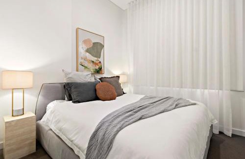 Newcastle Apartment | 3 Bedroom Apartment over looking Newcastle