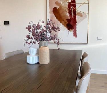 Newcastle Apartment | 3 Bedroom Apartment over looking Newcastle