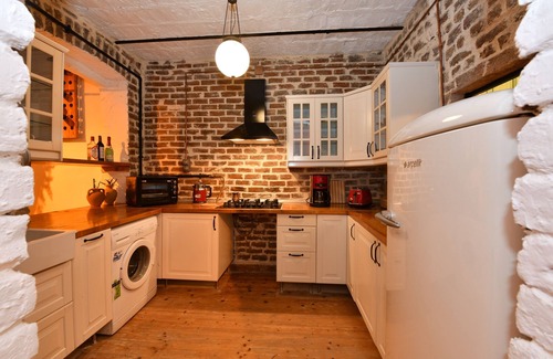 Taksim Apartment | 3-bedroom apartment with Turkish Hammam WiFi, AC