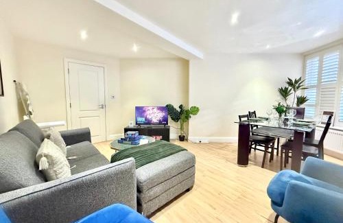 Pimlico Apartment | 3 Bedroom Apartment with private terrace in Pimlico, Westminster, Victoria