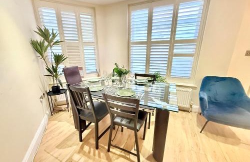 Pimlico Apartment | 3 Bedroom Apartment with private terrace in Pimlico, Westminster, Victoria