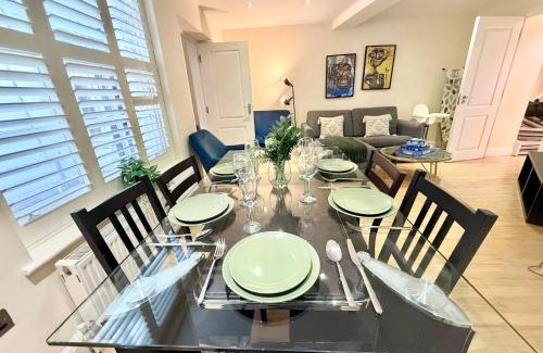 Pimlico Apartment | 3 Bedroom Apartment with private terrace in Pimlico, Westminster, Victoria