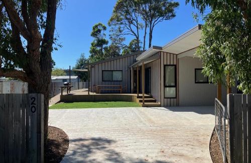 Mallacoota House | 3 Bedroom at The Anchorpoint