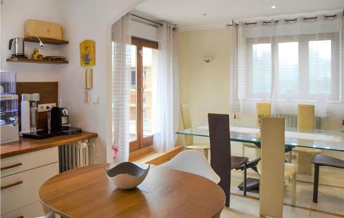 Autun Apartment | 3 Bedroom Awesome Apartment In Autun