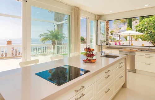 Almunecar House | 3 bedroom awesome home in Almuñecar