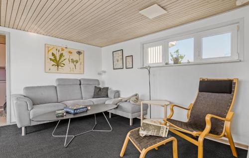 Middelfart House | 3 Bedroom Awesome Home In Brenderup Fyn
