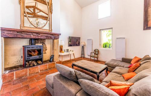 Marquefave House | 3 Bedroom Awesome Home In Marquefave