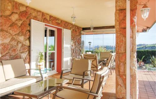 Condres House | 3 Bedroom Awesome Home In Antromero
