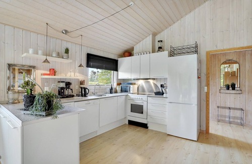 Hvalpsund House | 3 bedroom awesome home in Farsø