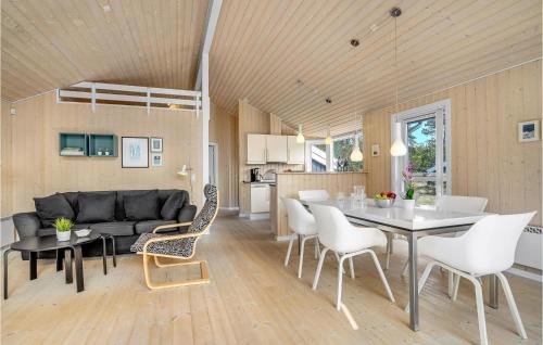 Rødhus House | 3 Bedroom Awesome Home In Pandrup