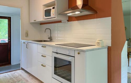 Torne House | 3 Bedroom Awesome Home In Lönashult