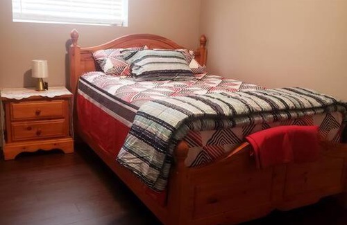 LaSalle Apartment | 3 Bedroom basement unit with Free Parking , WiFi.