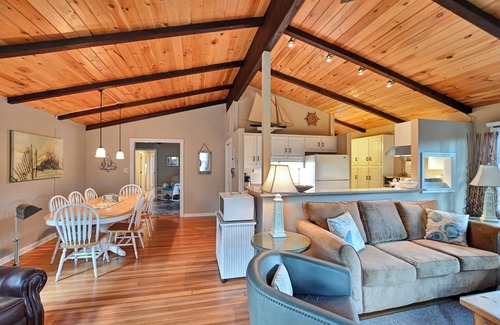 Bethany Beach House | 3 Bedroom Beach Cottage located in Middlesex Beach Community in Bethany with Private Beach access! Beach Town, Shopping, and Restaurants!