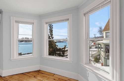 Salem Condo | 3 bedroom beach condo close to downtown Salem one block away from the Willows.