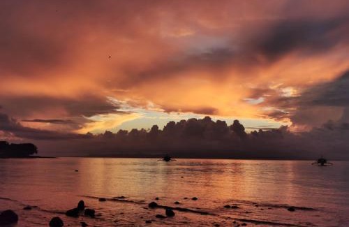 Dauin House | 3-Bedroom Beach House at Glamping Dome Beach Resort