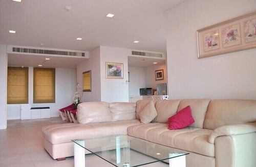 Nong Kae Apartment | 3 bedroom beachfront with free wifi 008