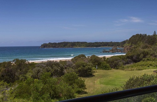 Kiama Downs House | 3 bedroom beachfront property - Stunning Ocean views - direct access to beach