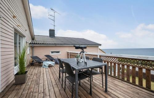 Sandkaas Apartment | 3 Bedroom Beautiful Apartment In Allinge