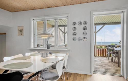 Sandkaas Apartment | 3 Bedroom Beautiful Apartment In Allinge